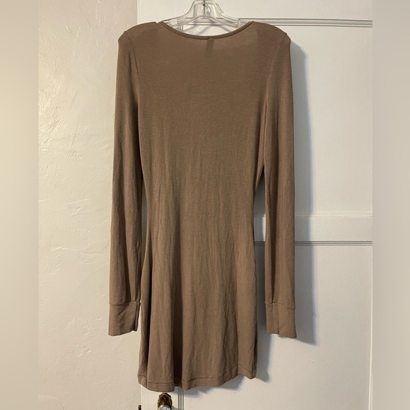 Kim kardashian skims sleep Henley dress - Picture 4 of 5